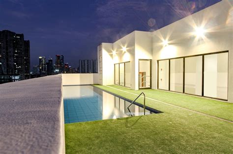 Privato Makati .